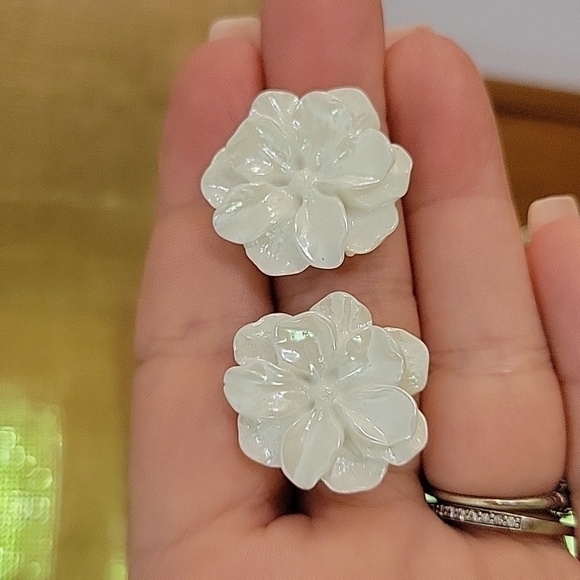 White Jasmine Bold Stud Earrings, 925 posts - Picture 2 of 8